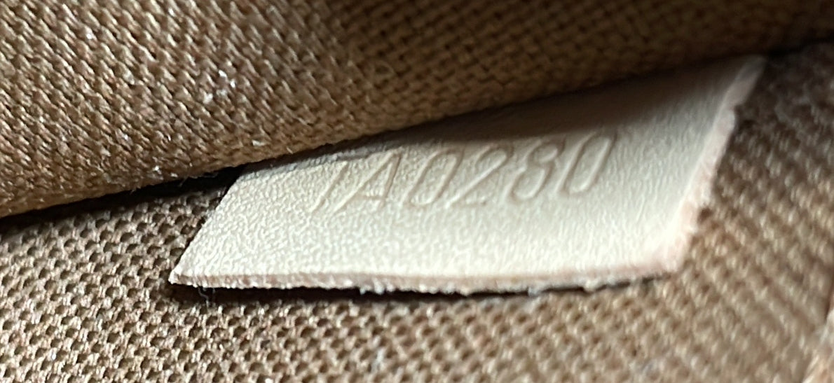 STRAPSTORY CROSSBODY BAG - 038