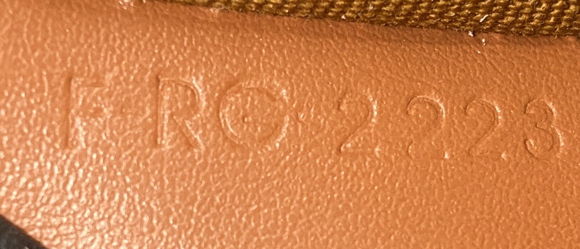 STRAPSTORY CROSSBODY BAG - 1118