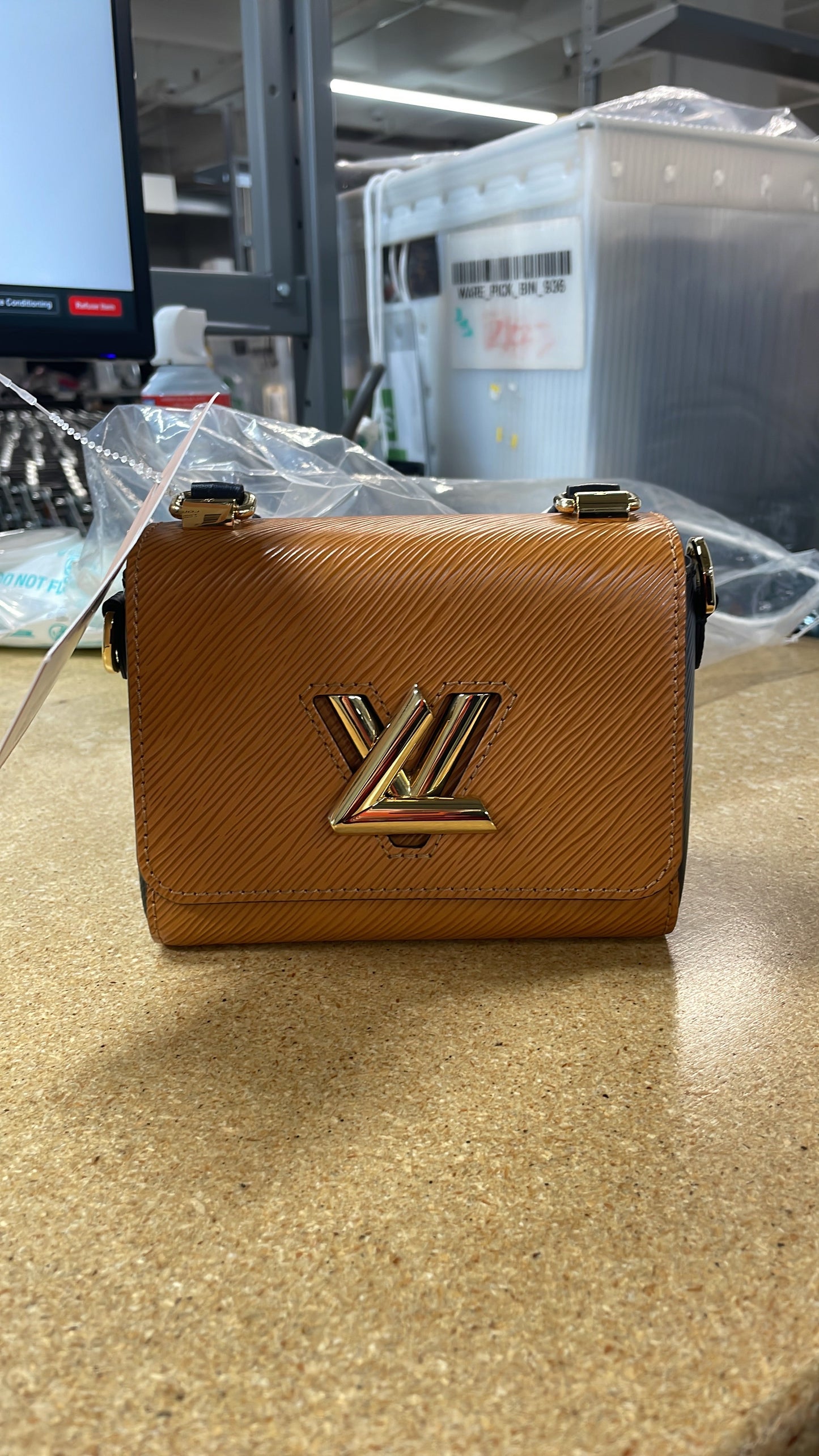 STRAPSTORY CROSSBODY BAG - 914