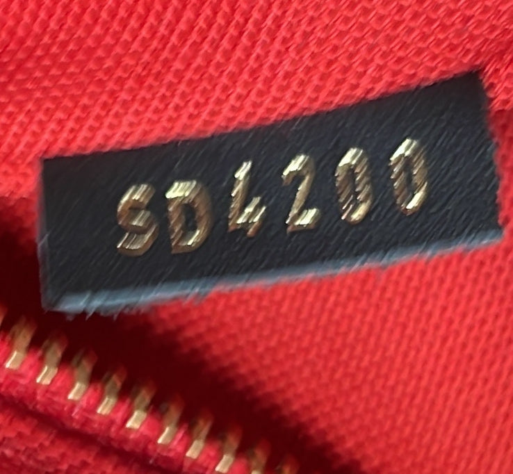 STRAPSTORY TOTE - 2047