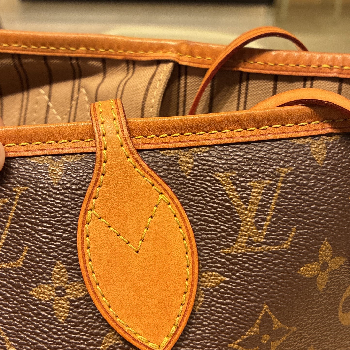 STRAPSTORY TOTE - 1541
