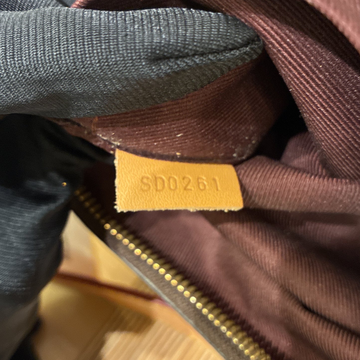 STRAPSTORY CROSSBODY BAG - 4898