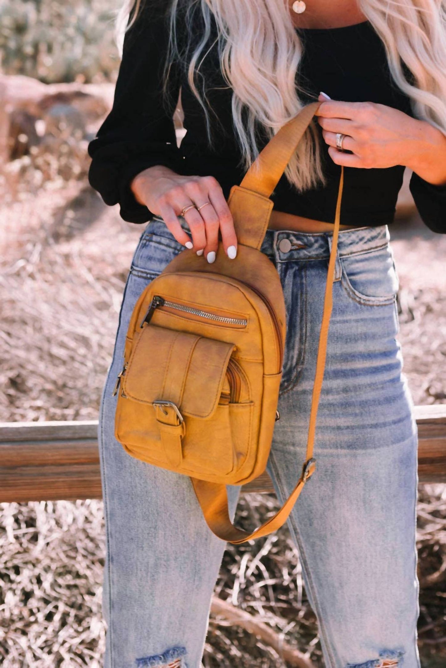 StrapStory - Crossbody 1989