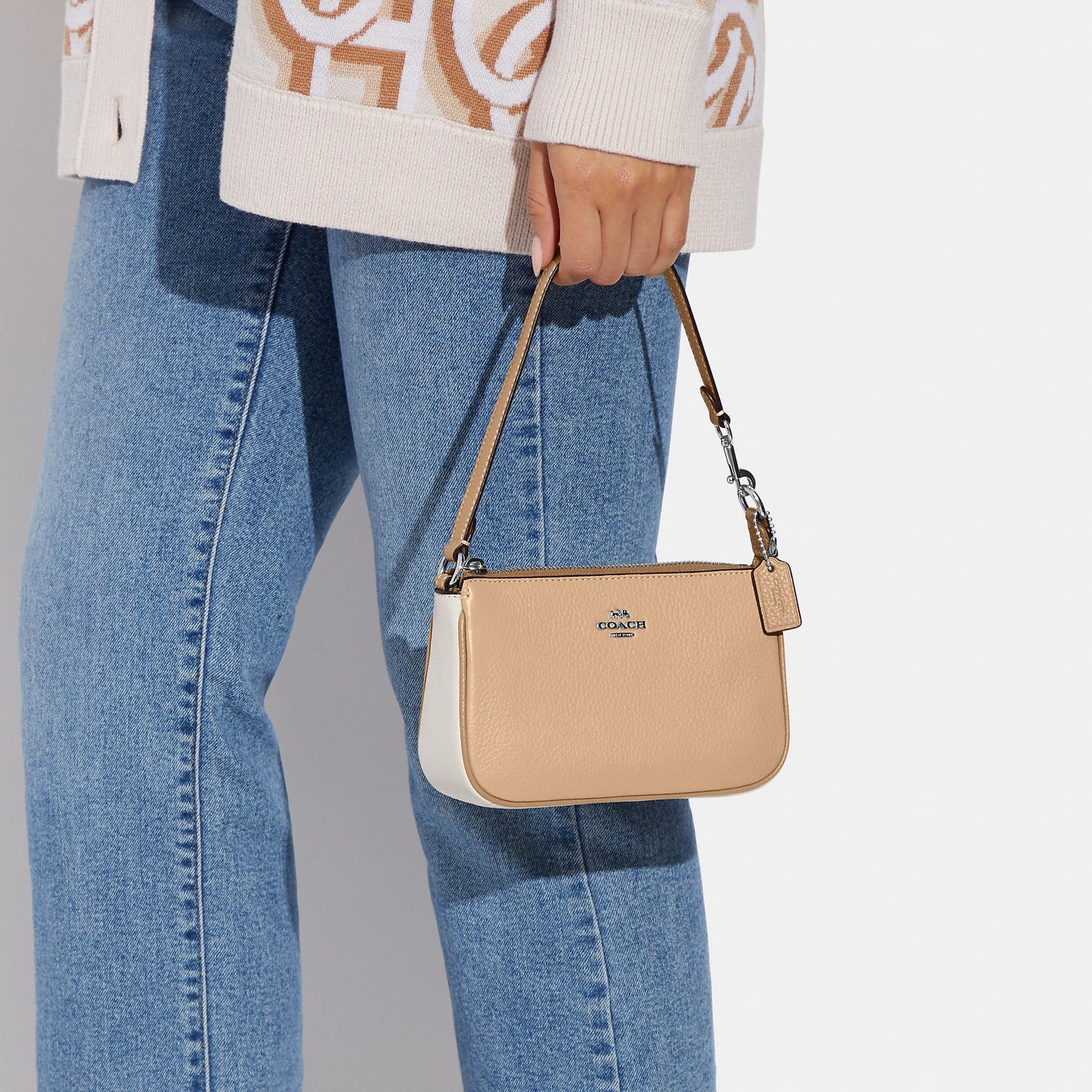 StrapStory - Wristlet 201