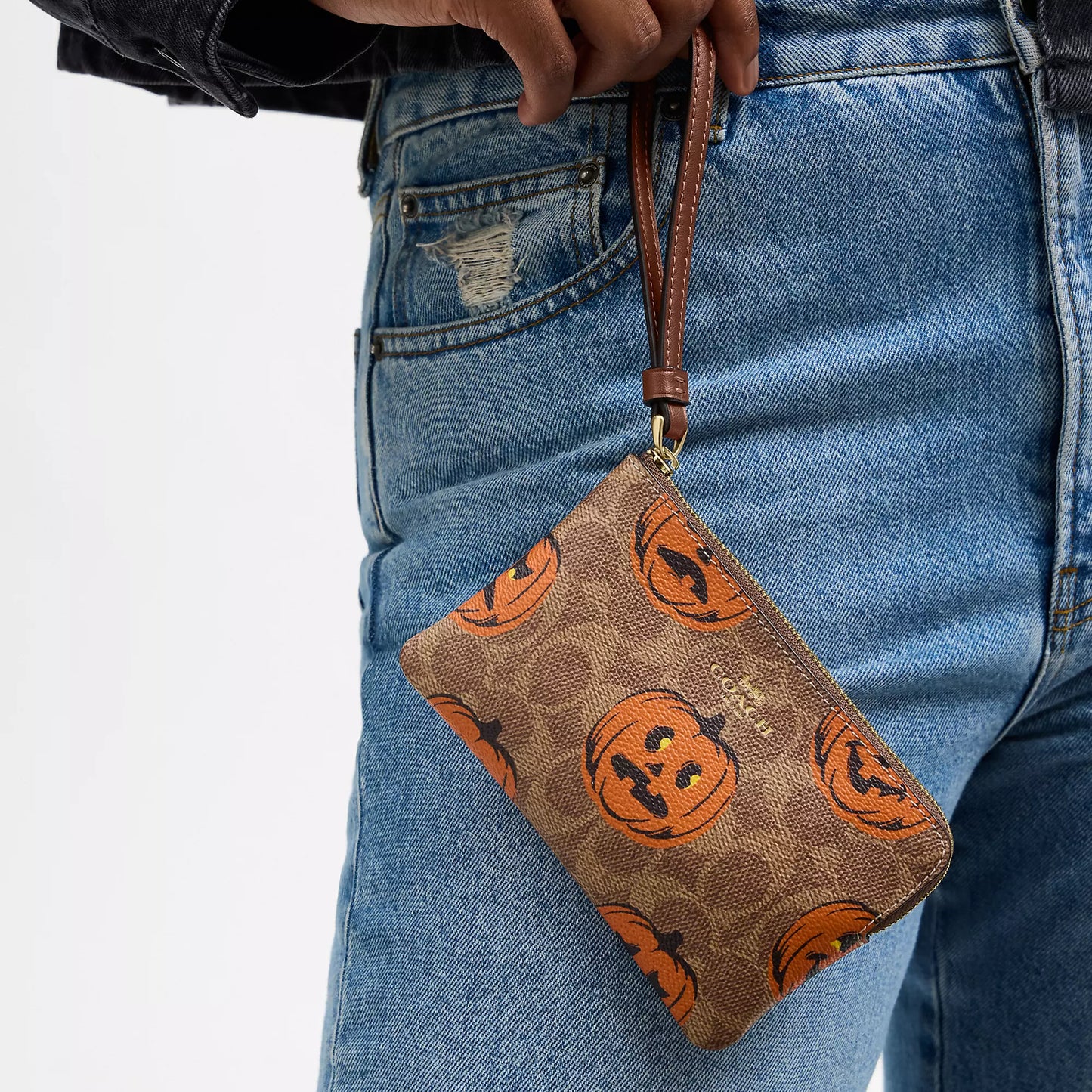 StrapStory - Wristlet 152