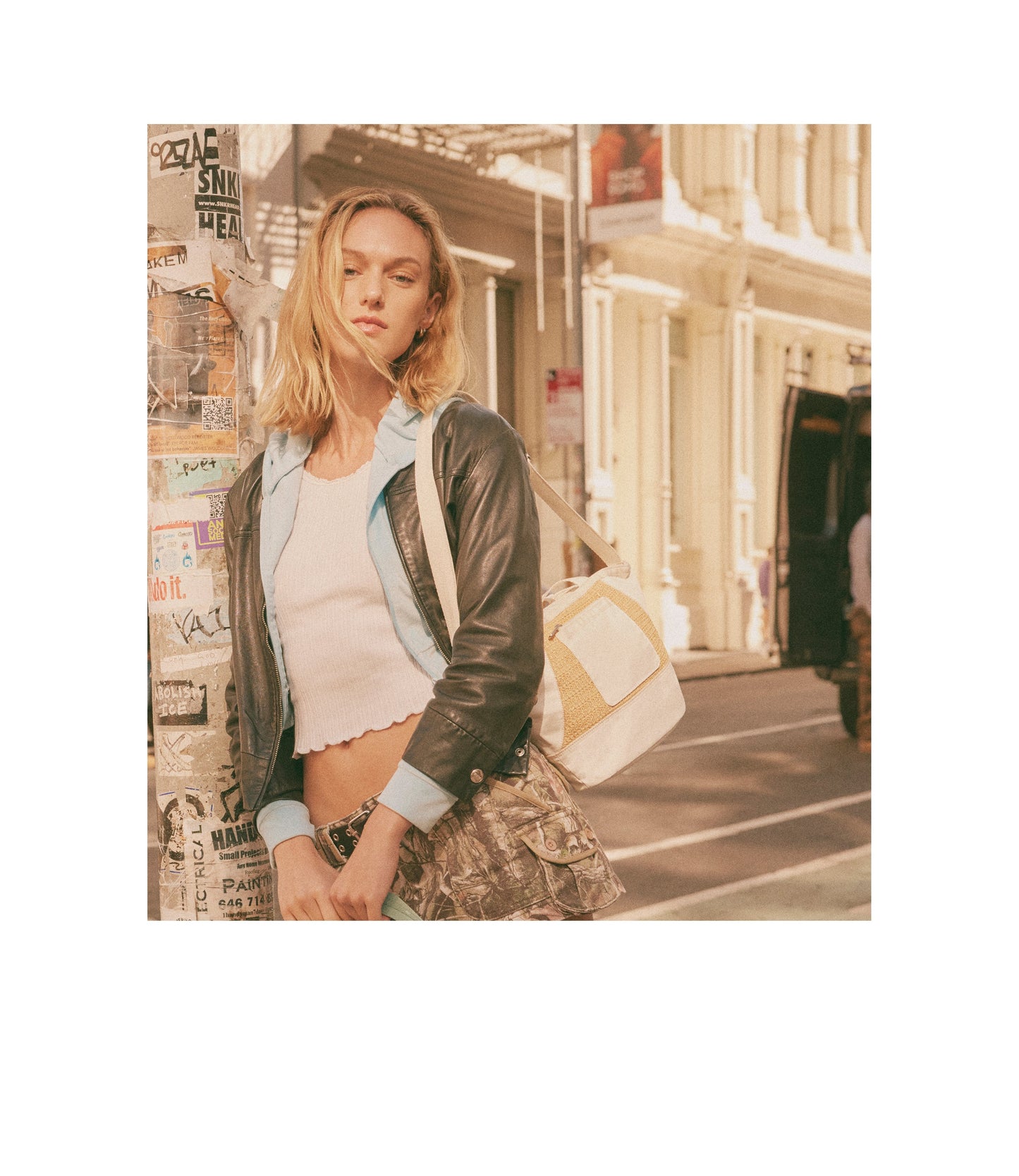 StrapStory - Tote Bag 2339