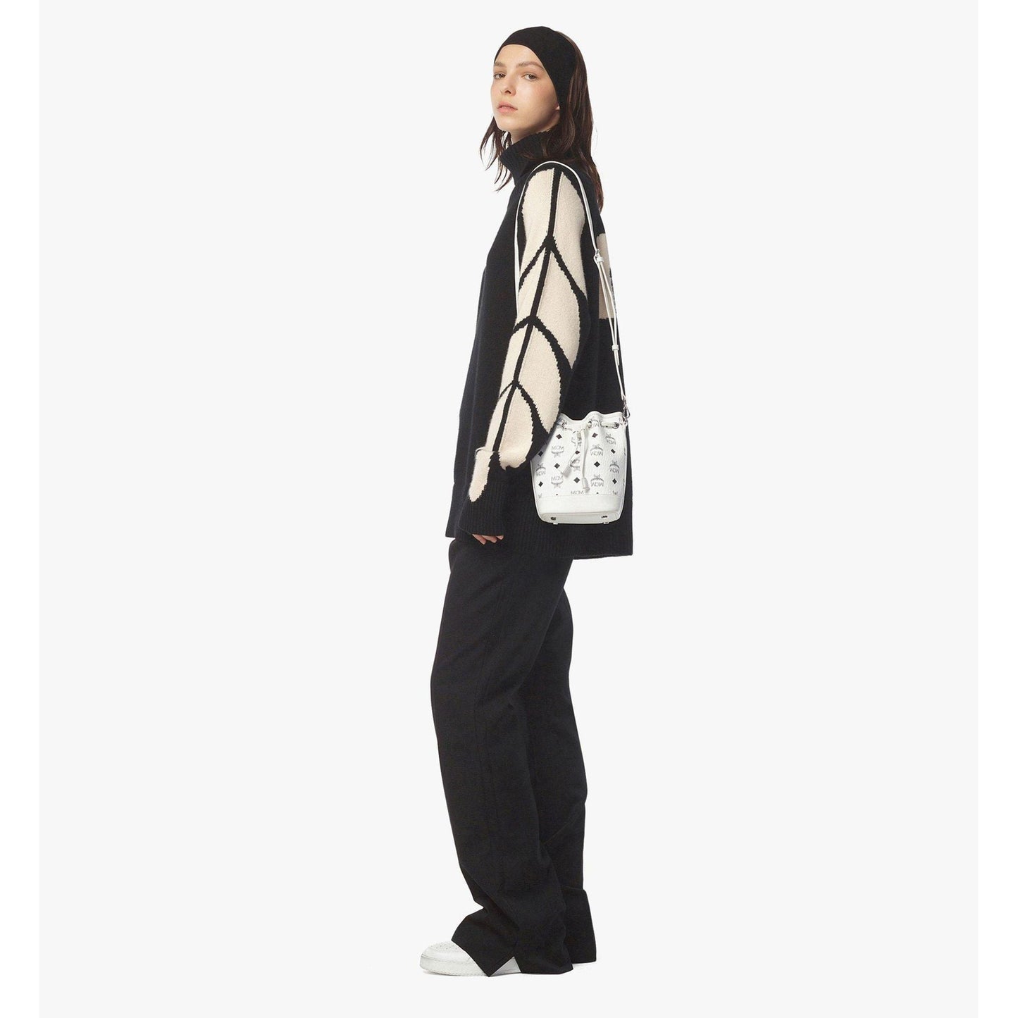 StrapStory - Bucket Bag 030