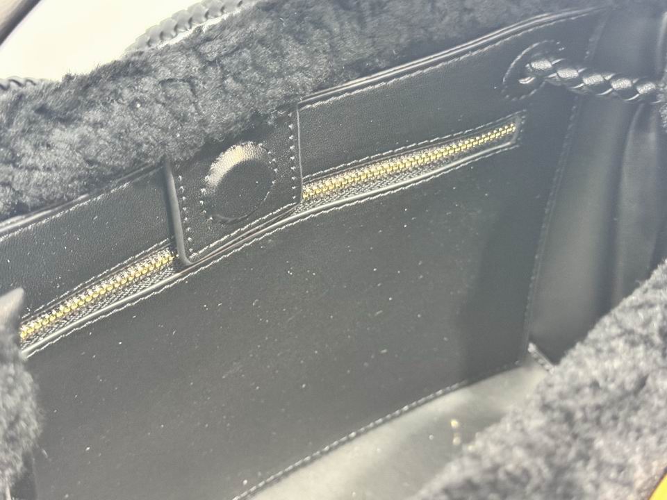 BTVA-Bags - Strap Story - 300