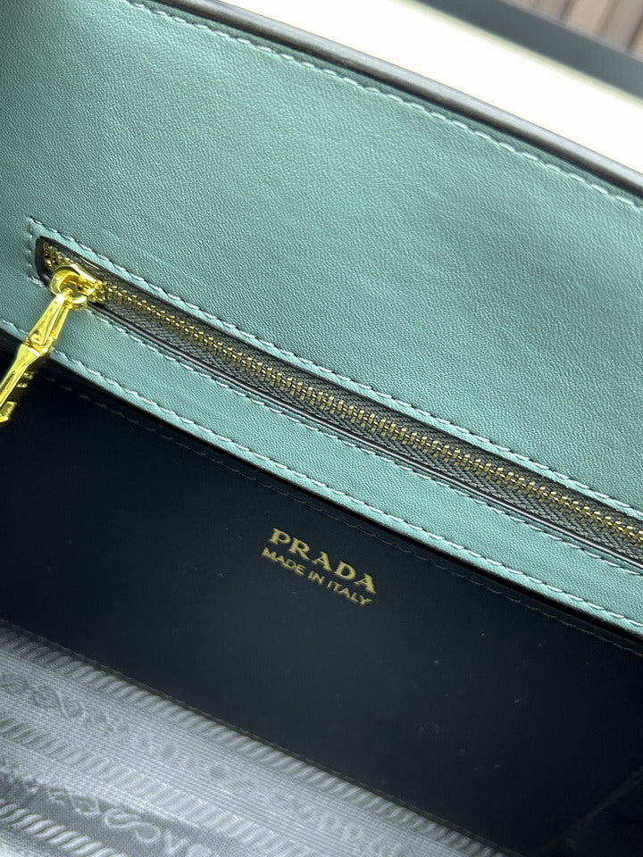 PRD-Bags - Strap Story - 1906