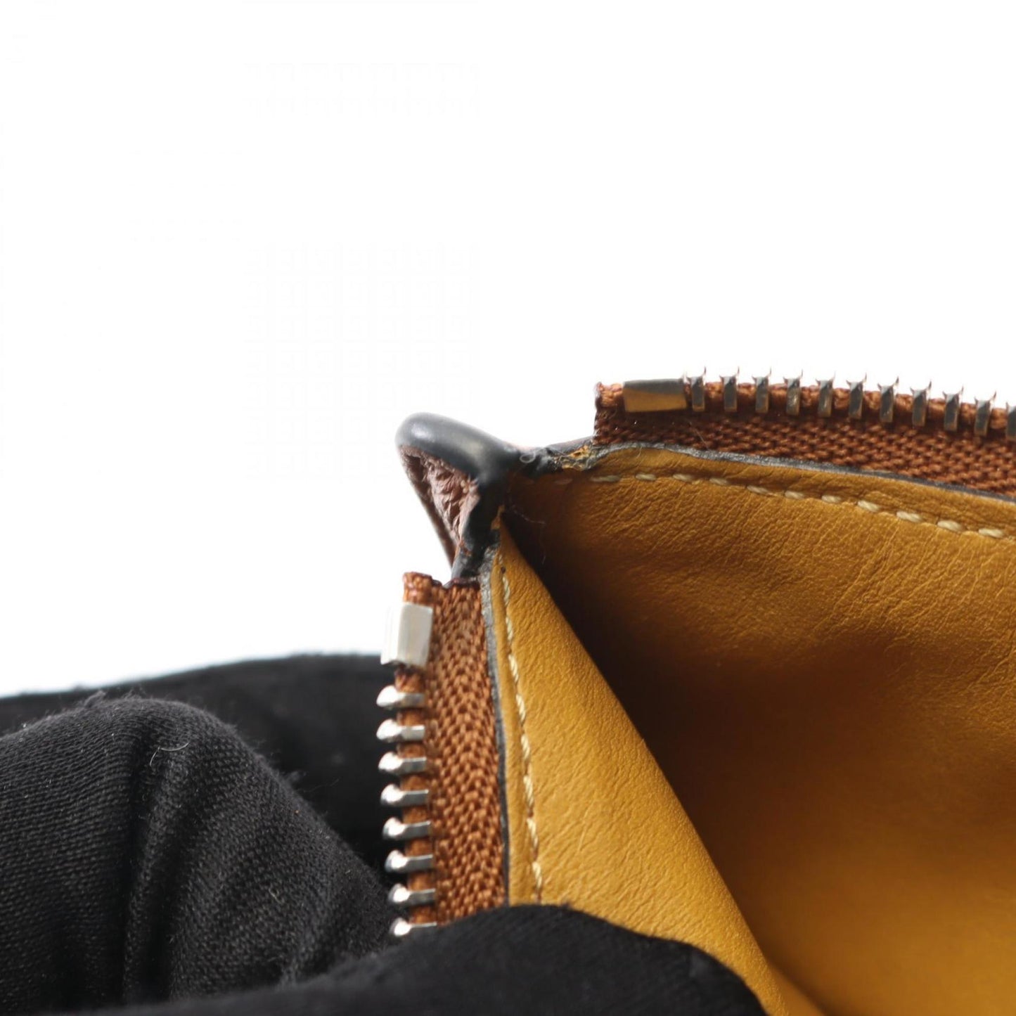 StrapStory - Wristlet 710