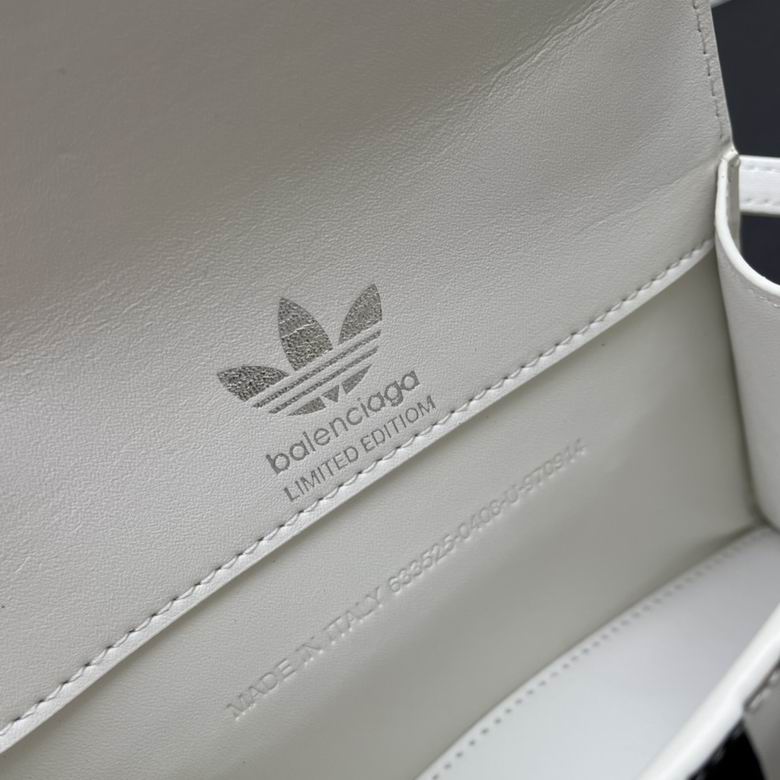 BLGA-Bags - Strap Story - 450