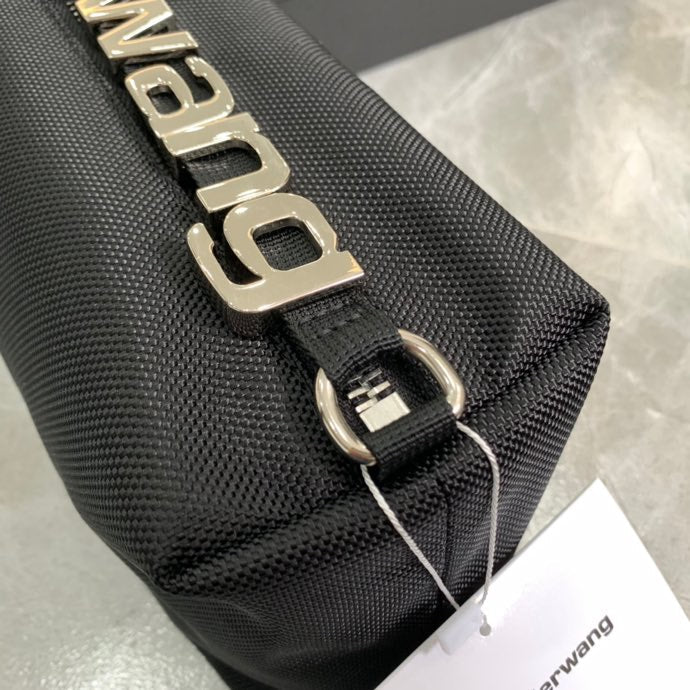 AXWG-Bag - Strap Story - 005