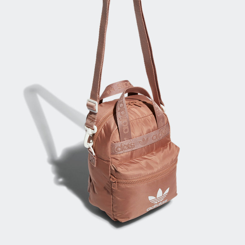 StrapStory - Backpack 013