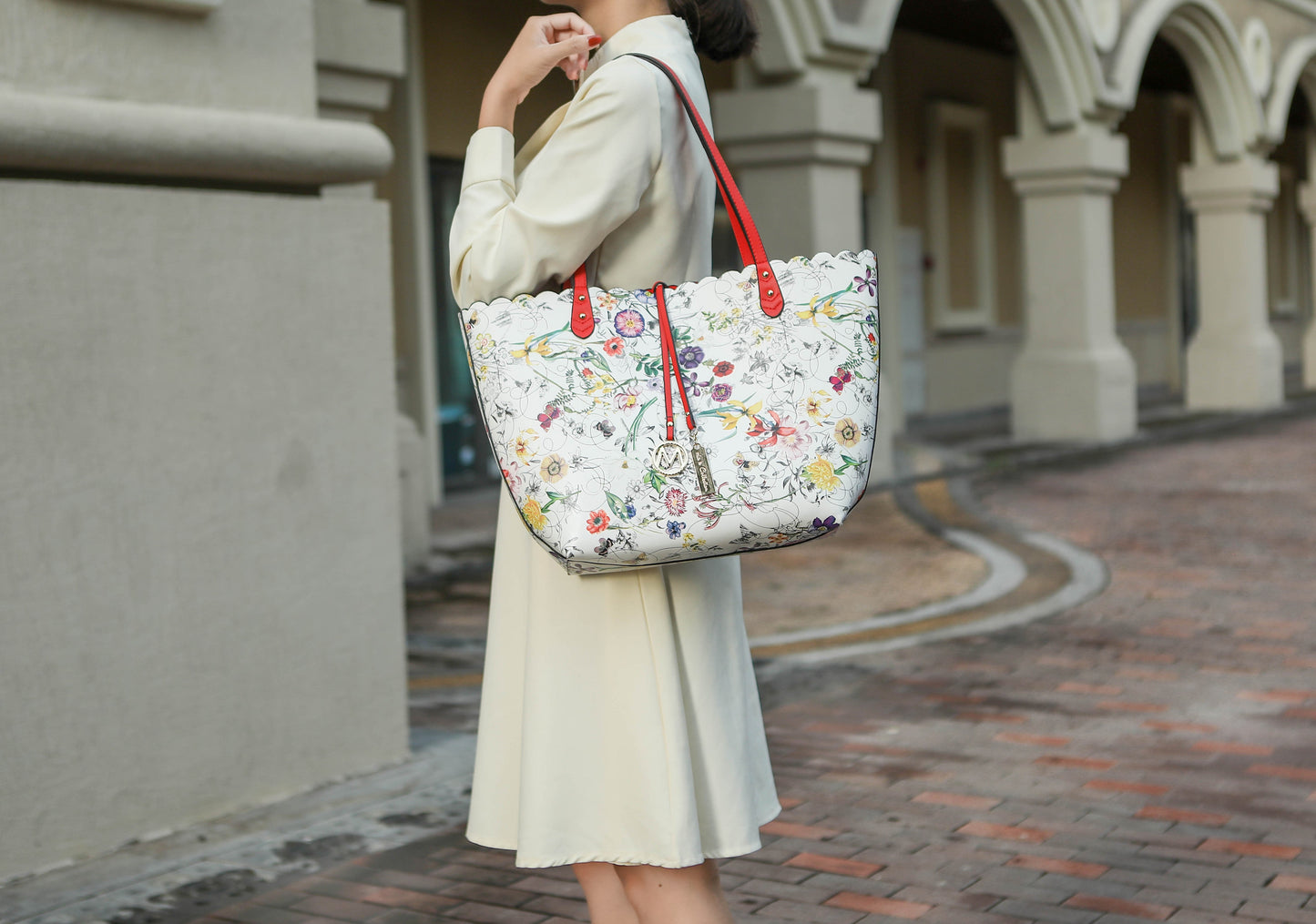 StrapStory - Tote Bag 405