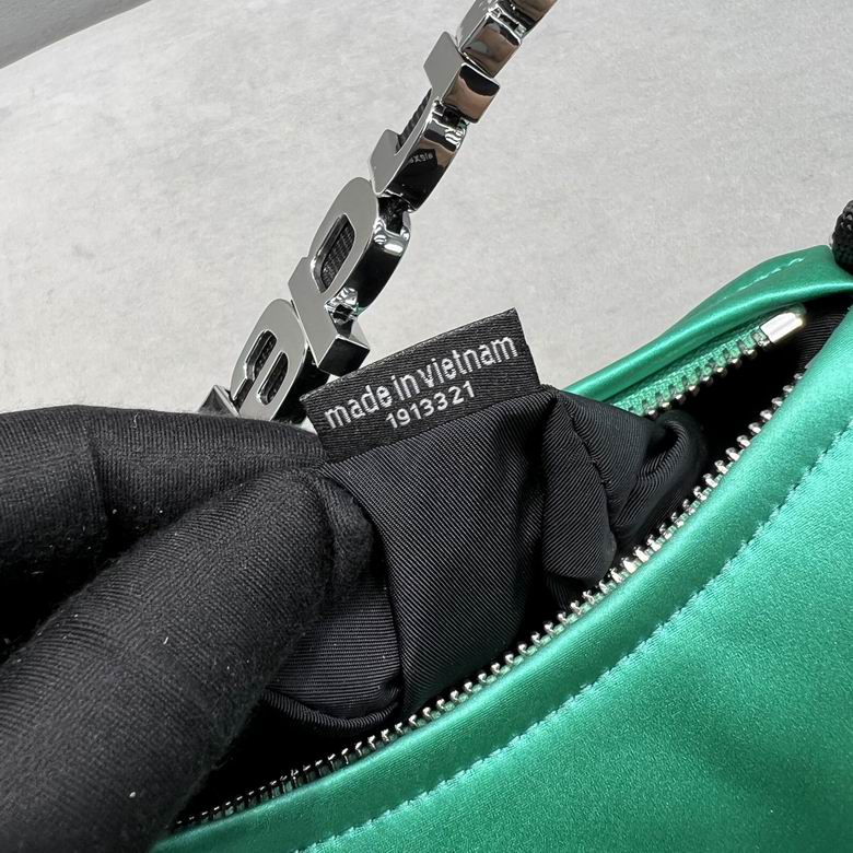 AXWG-Bag - Strap Story - 008