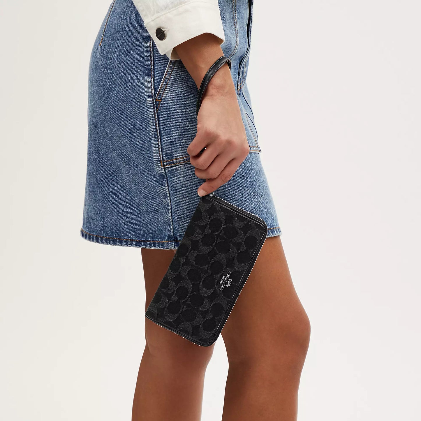 StrapStory - Wristlet 575