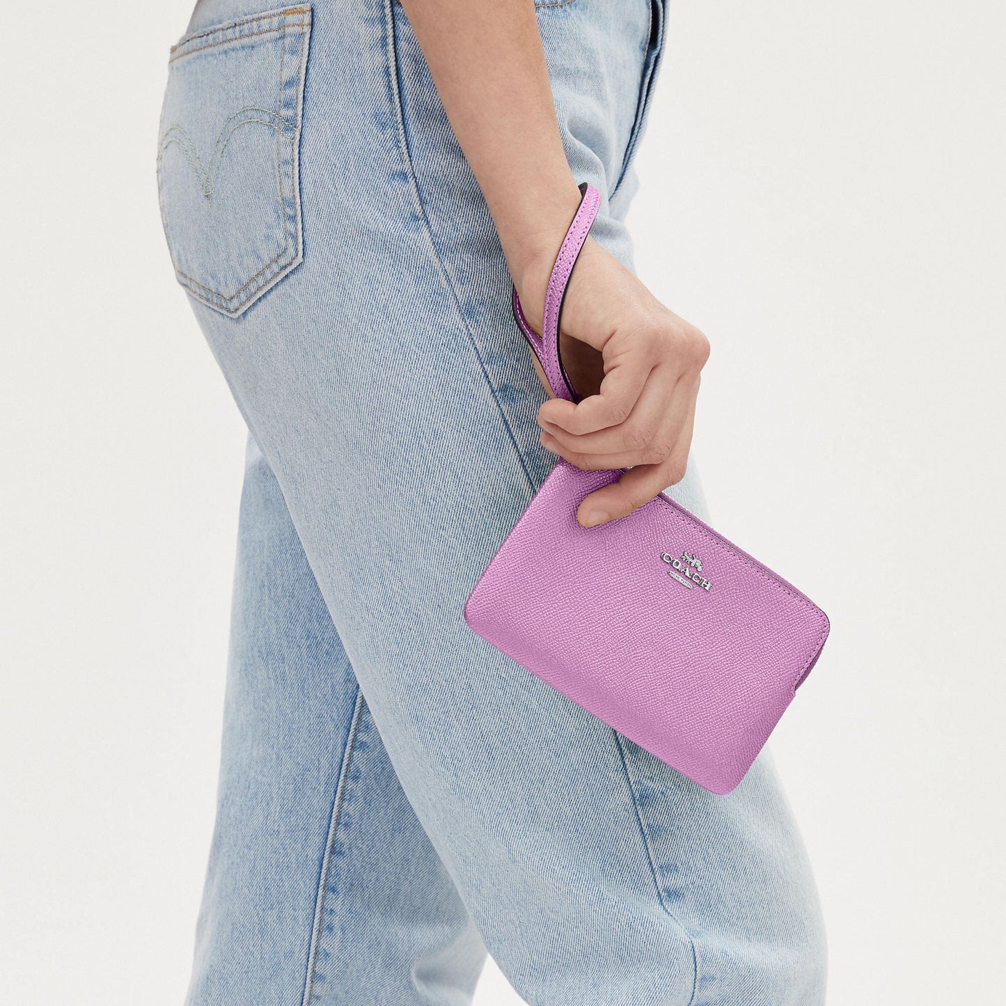 StrapStory - Wristlet 105