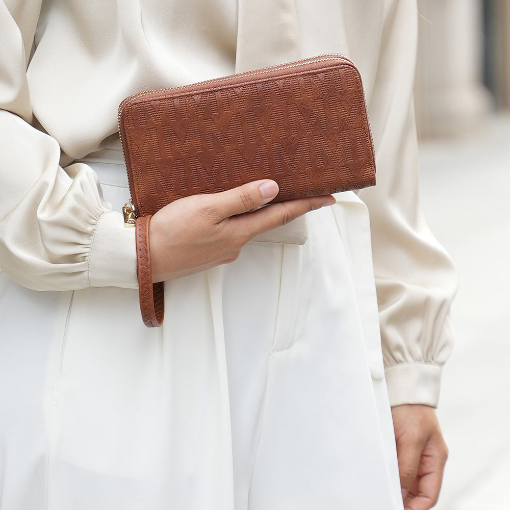 StrapStory - Wristlet 243