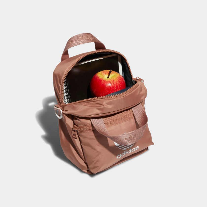 StrapStory - Backpack 013