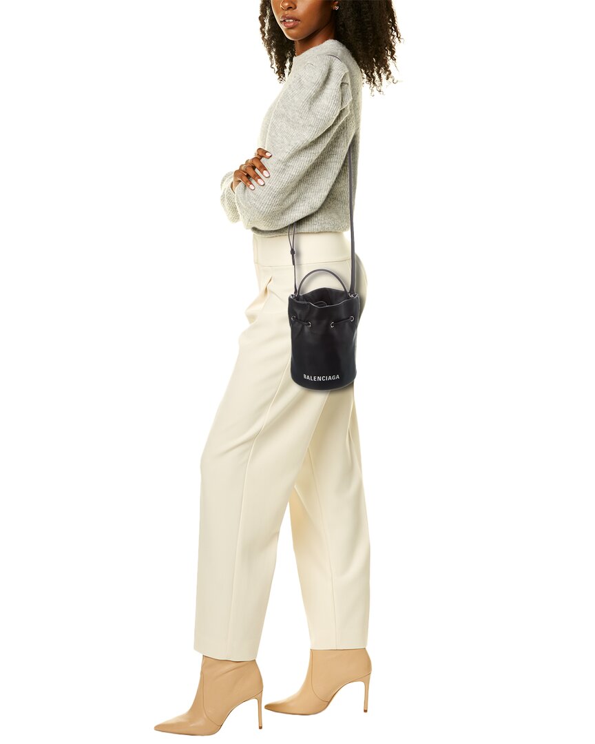 StrapStory - Bucket Bag 069