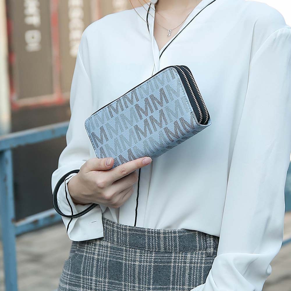 StrapStory - Wristlet 114