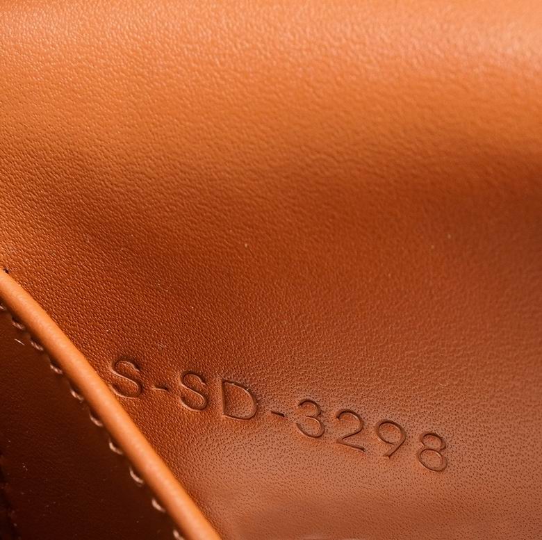 CLNE-Bags - Strap Story - 091