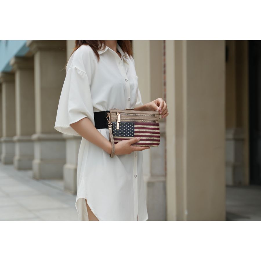 StrapStory - Wristlet 393