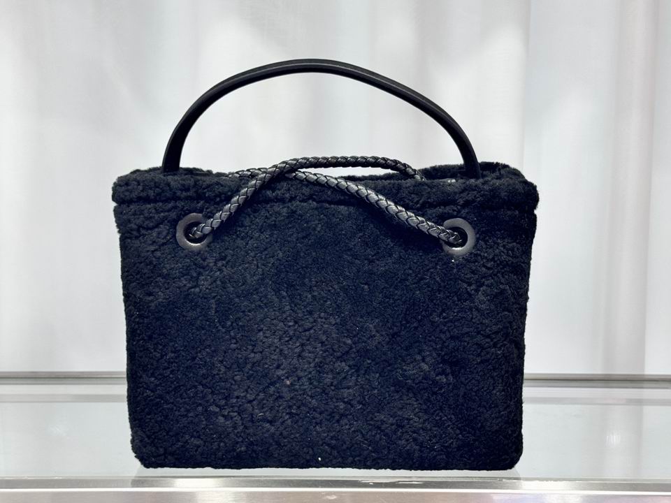 BTVA-Bags - Strap Story - 300