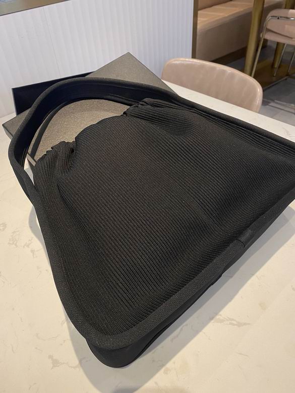 AXWG-Bag - Strap Story - 007