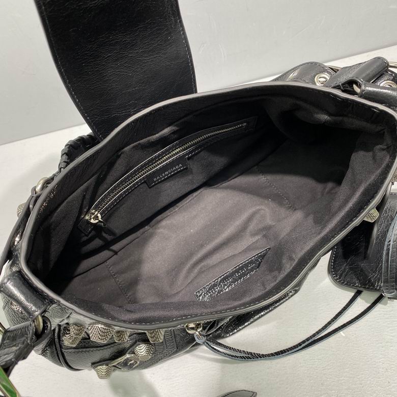 BLGA-Bags - Strap Story - 101