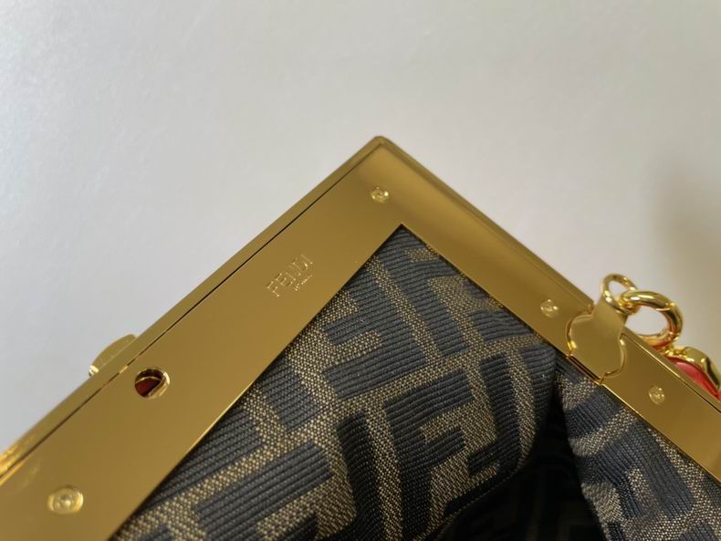 FDNI-Bags - Strap Story - 620