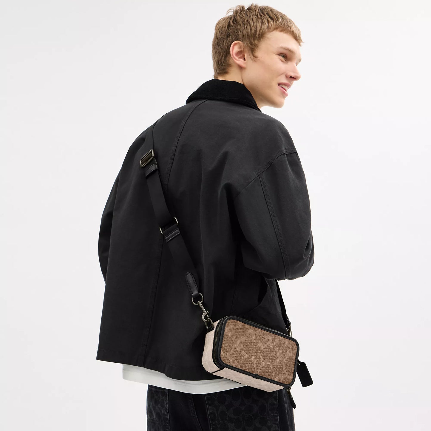 StrapStory - Crossbody 2045