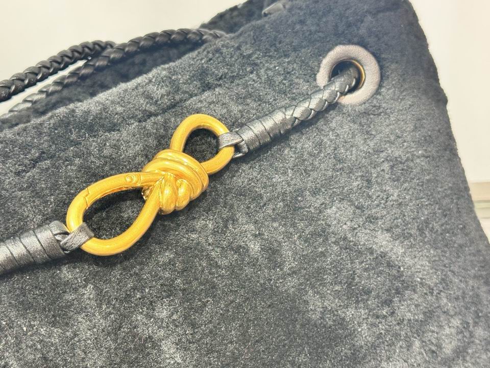 BTVA-Bags - Strap Story - 300