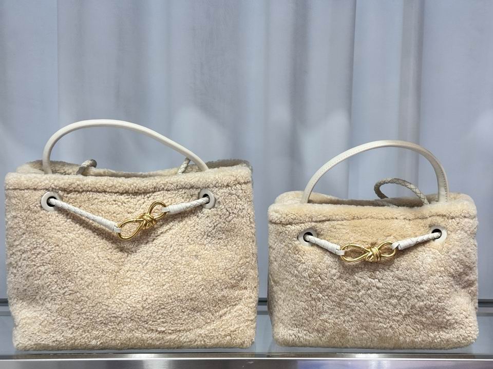 BTVA-Bags - Strap Story - 300