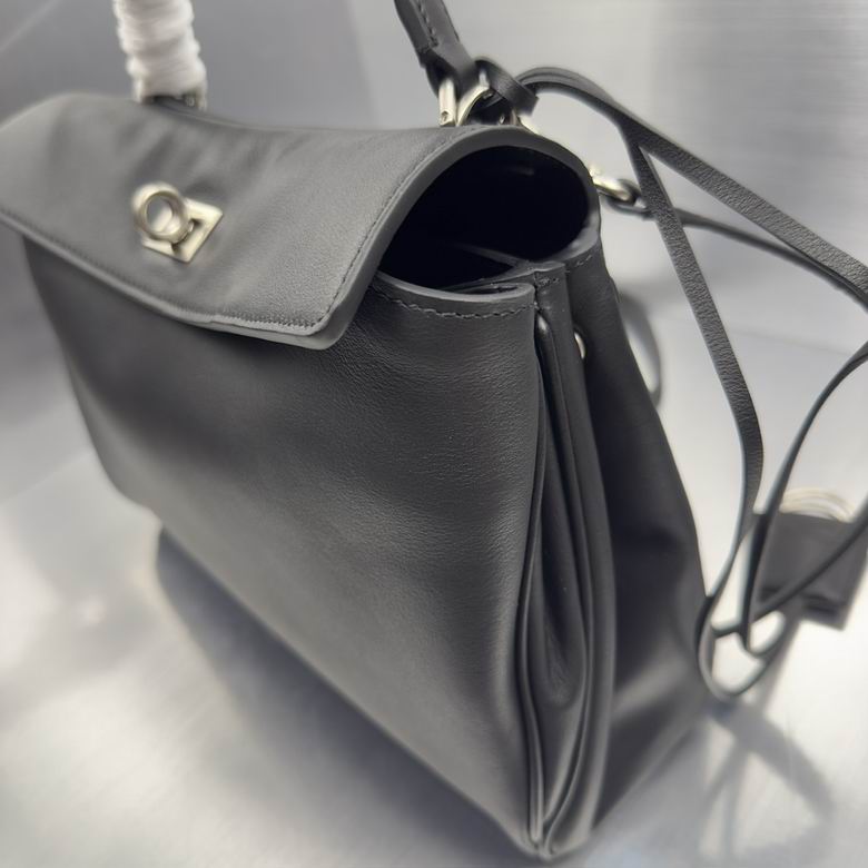 BLGA-Bags - Strap Story - 001