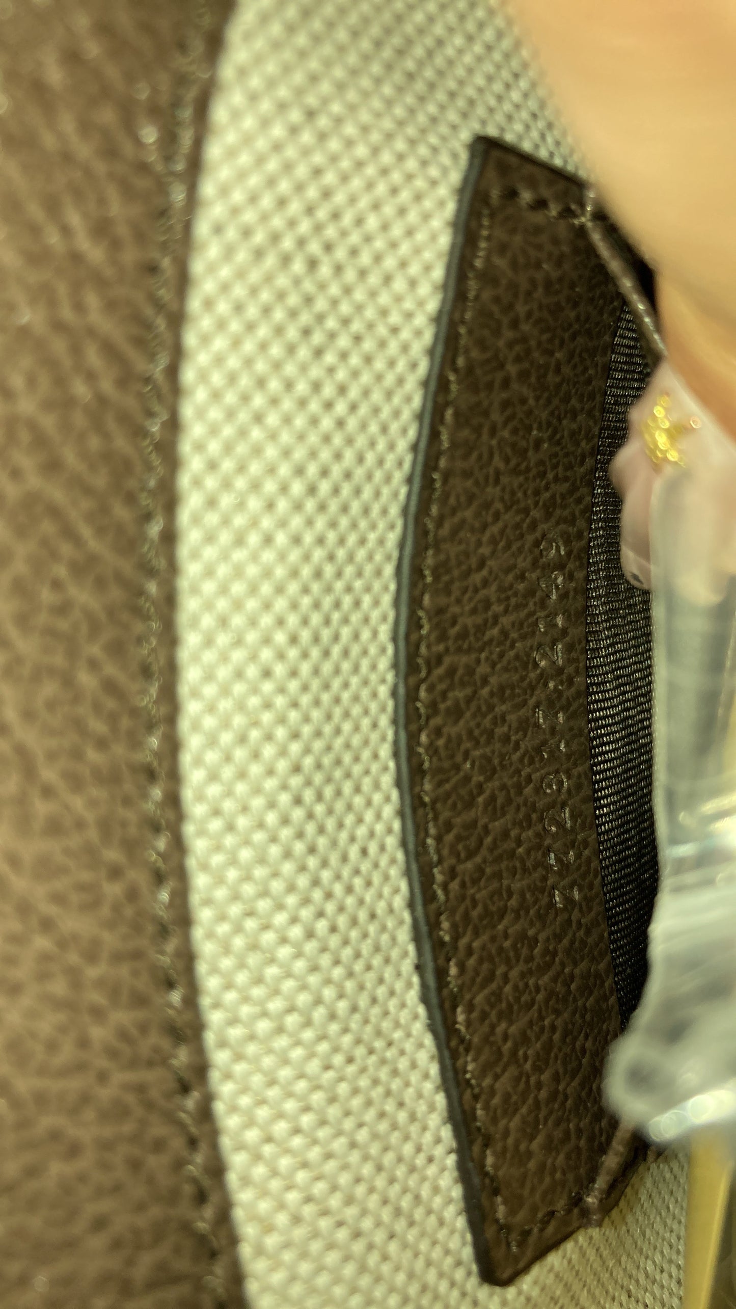 STRAPSTORY CROSSBODY BAG - 1064