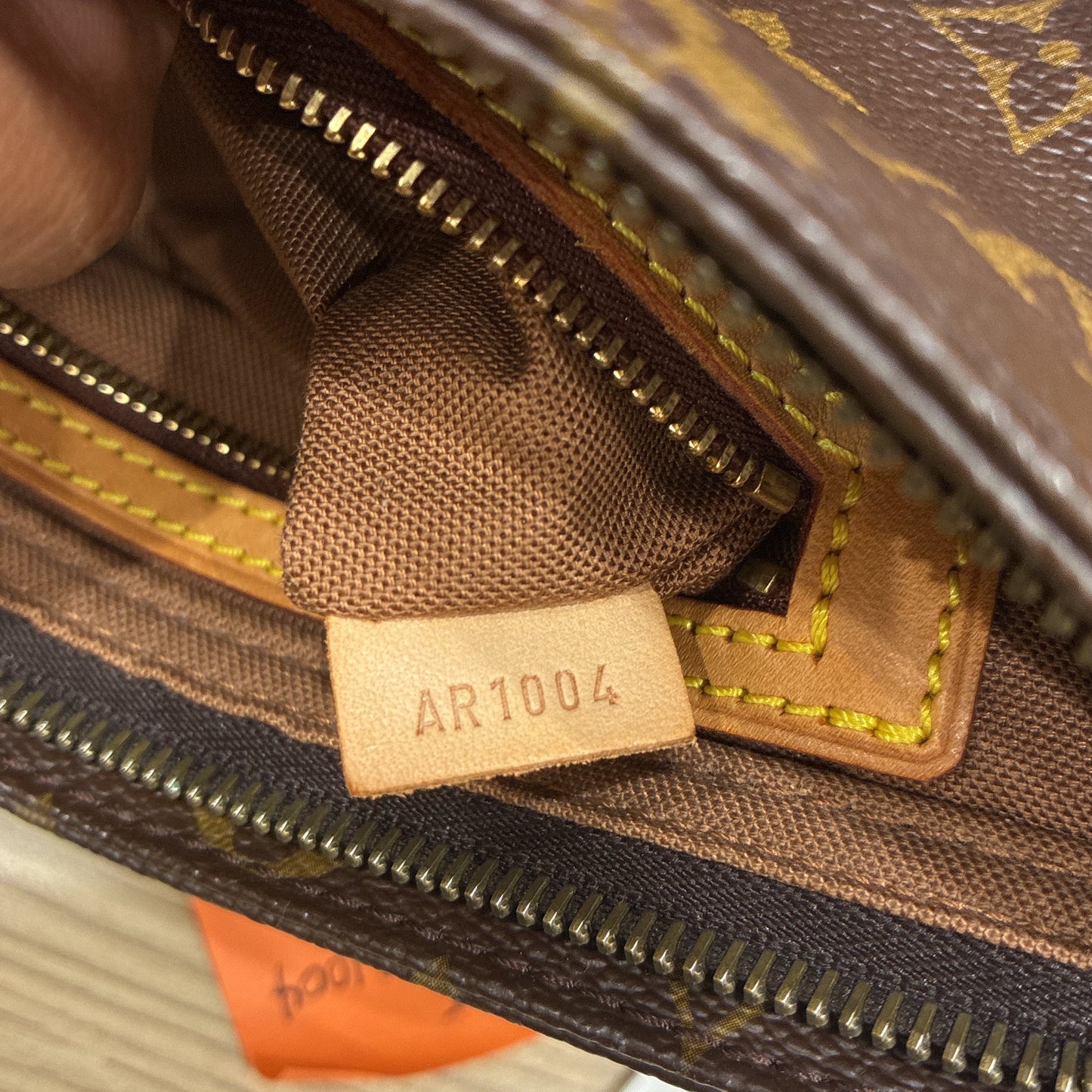 STRAPSTORY CROSSBODY BAG - 1663