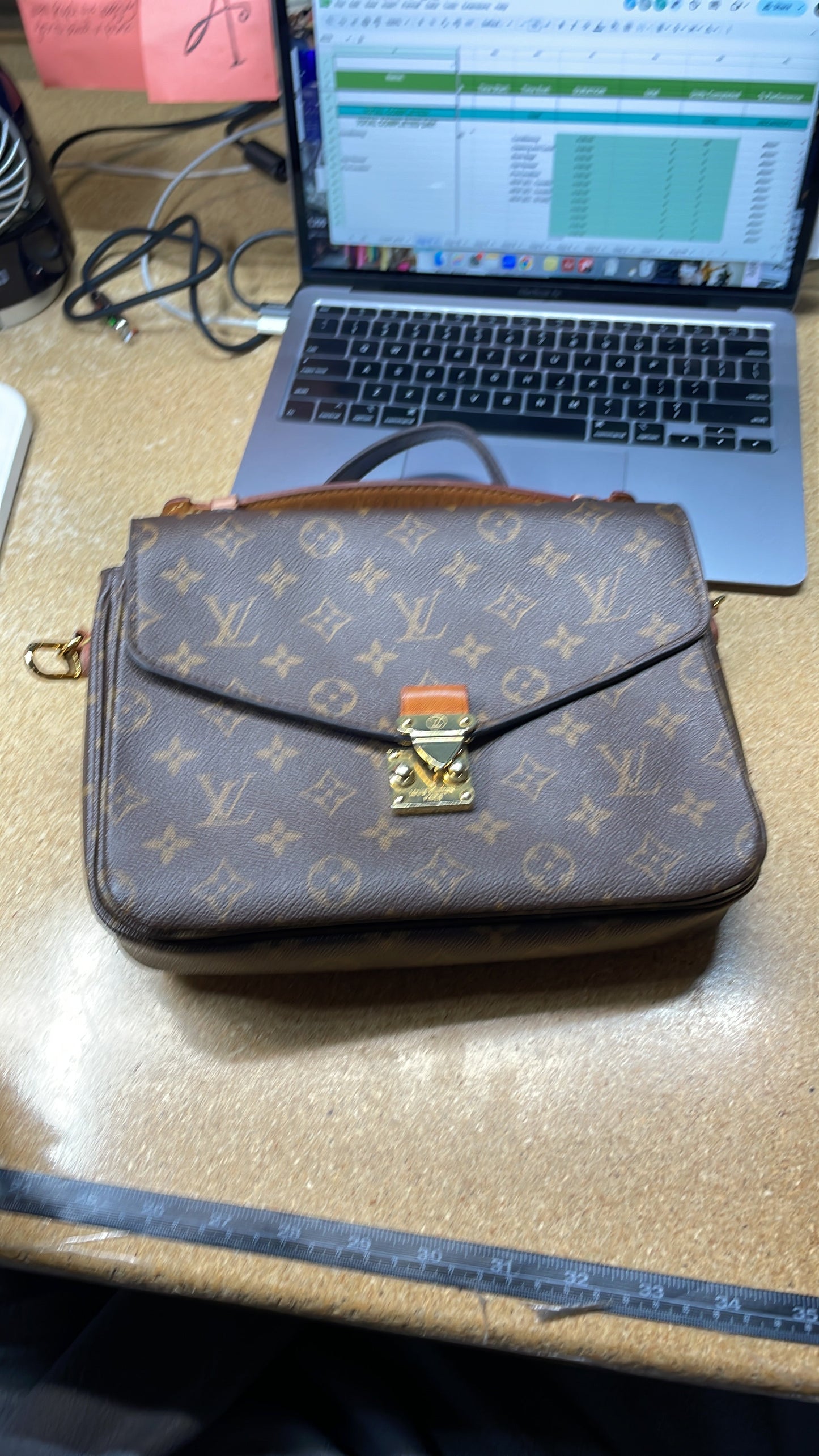 STRAPSTORY MESSENGER - 095
