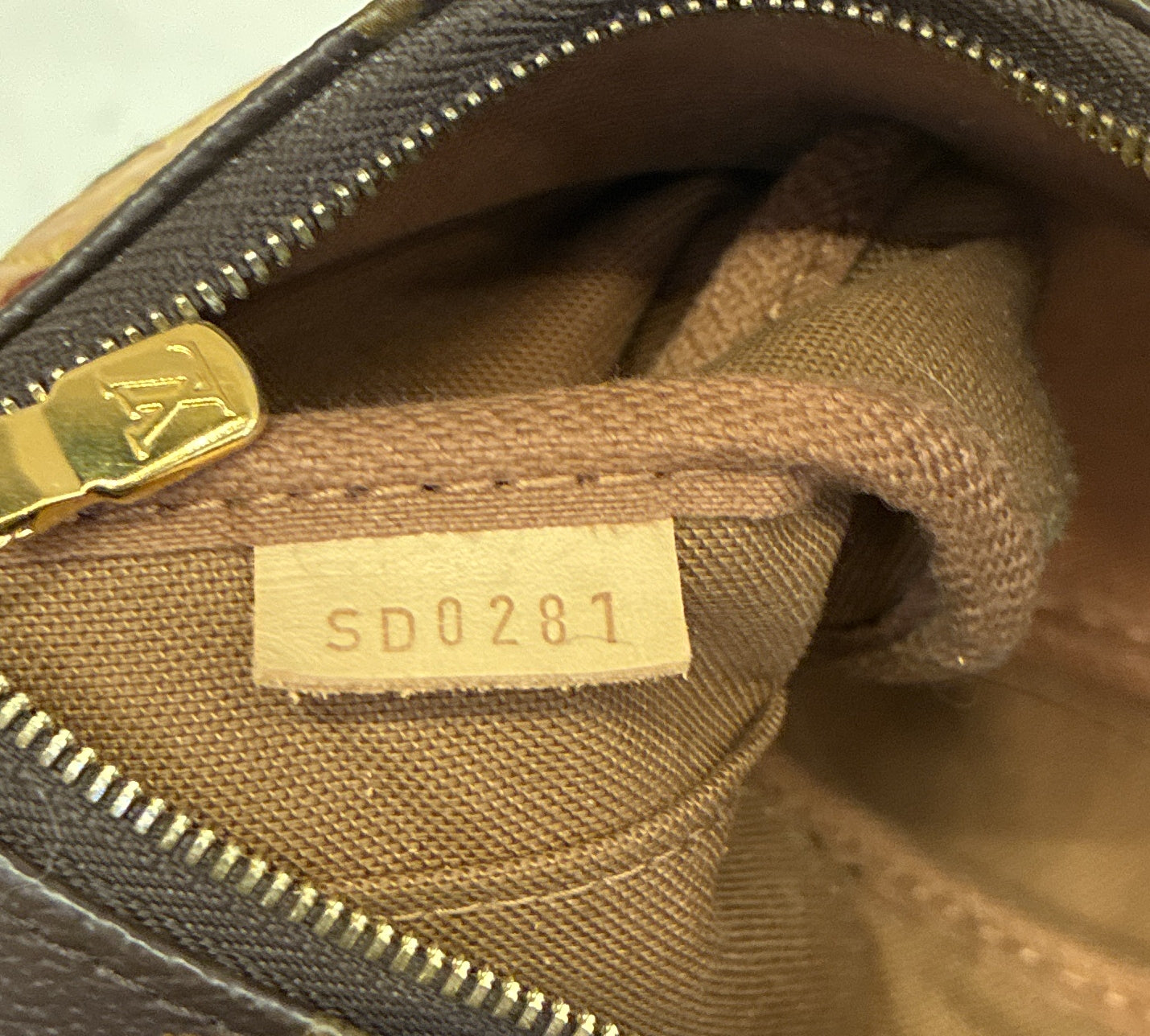 STRAPSTORY CROSSBODY BAG - 1863