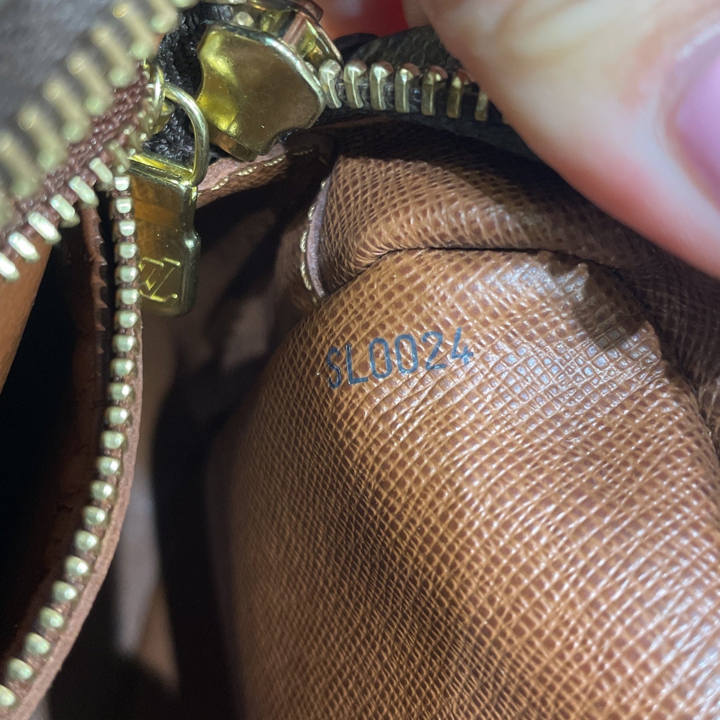 STRAPSTORY CROSSBODY BAG - 1808