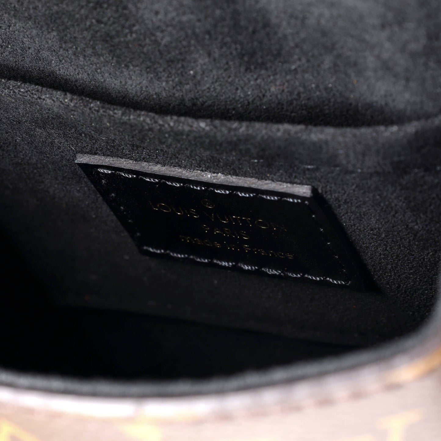 STRAPSTORY CROSSBODY BAG - 2411