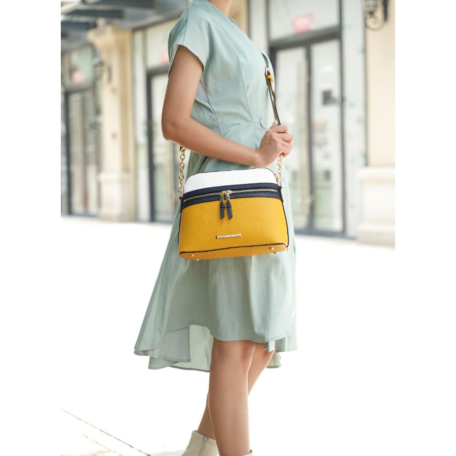 StrapStory - Crossbody 450
