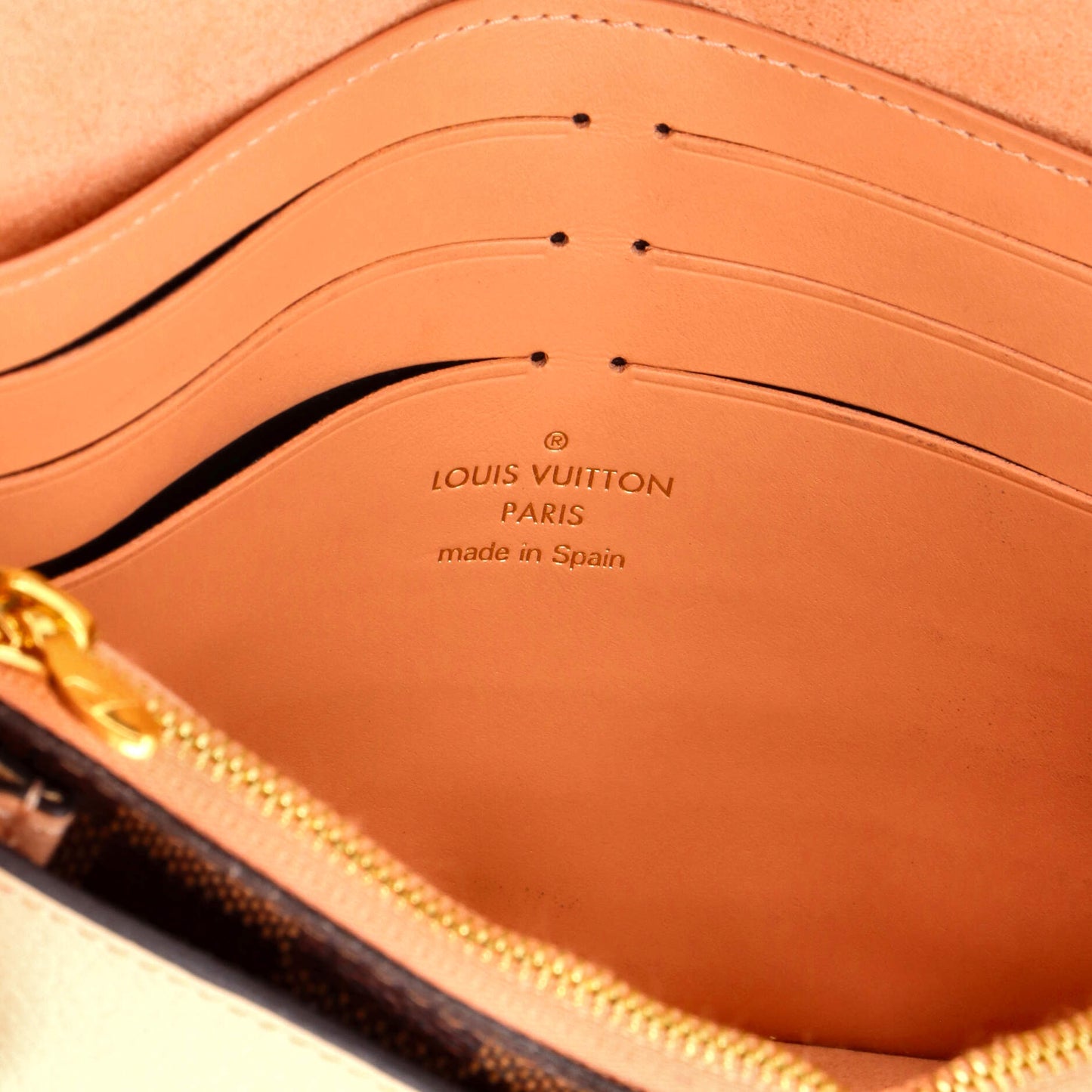 STRAPSTORY CROSSBODY BAG - 4150