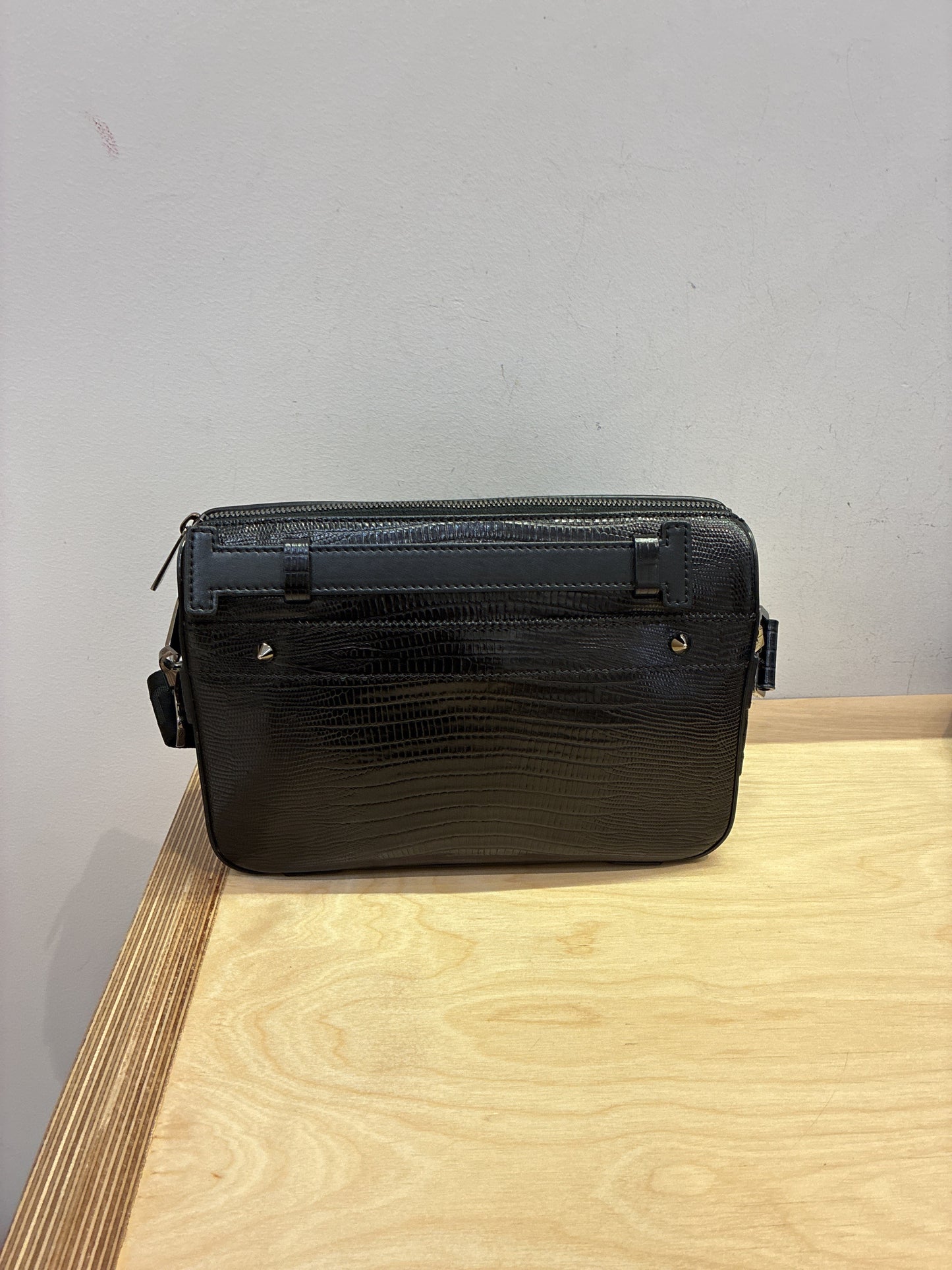 STRAPSTORY MESSENGER - 223