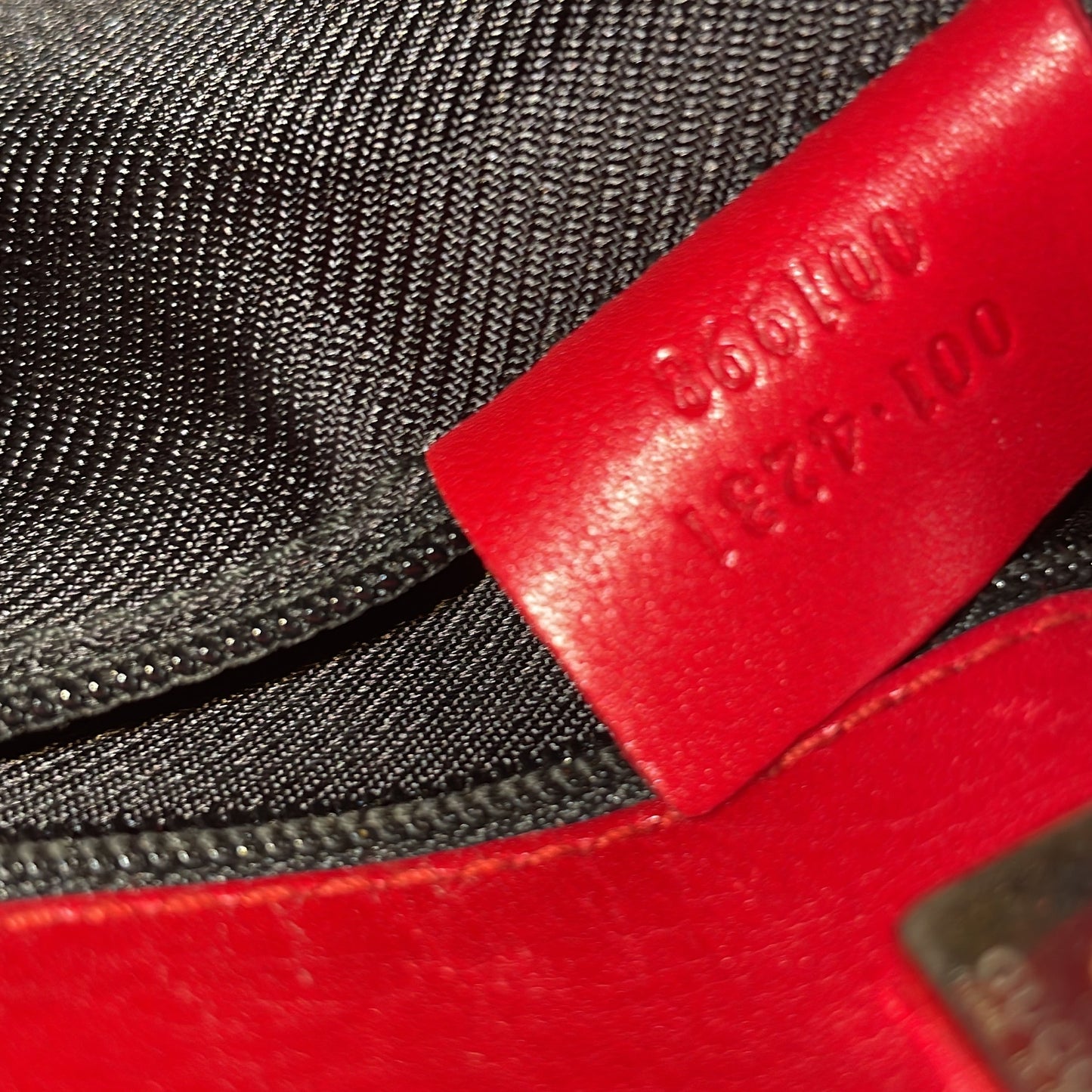 STRAPSTORY MESSENGER - 253