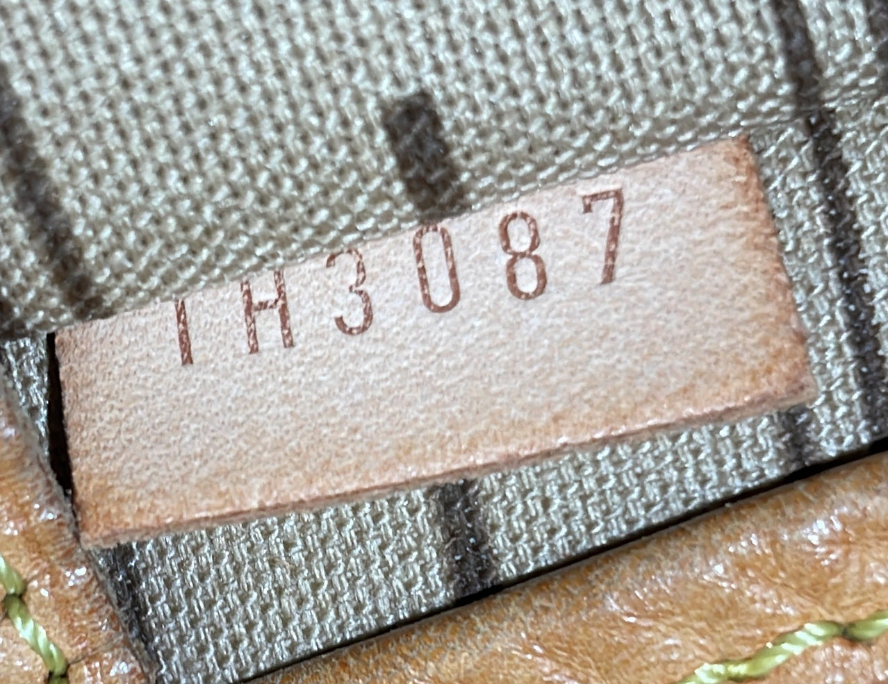 STRAPSTORY TOTE - 2197