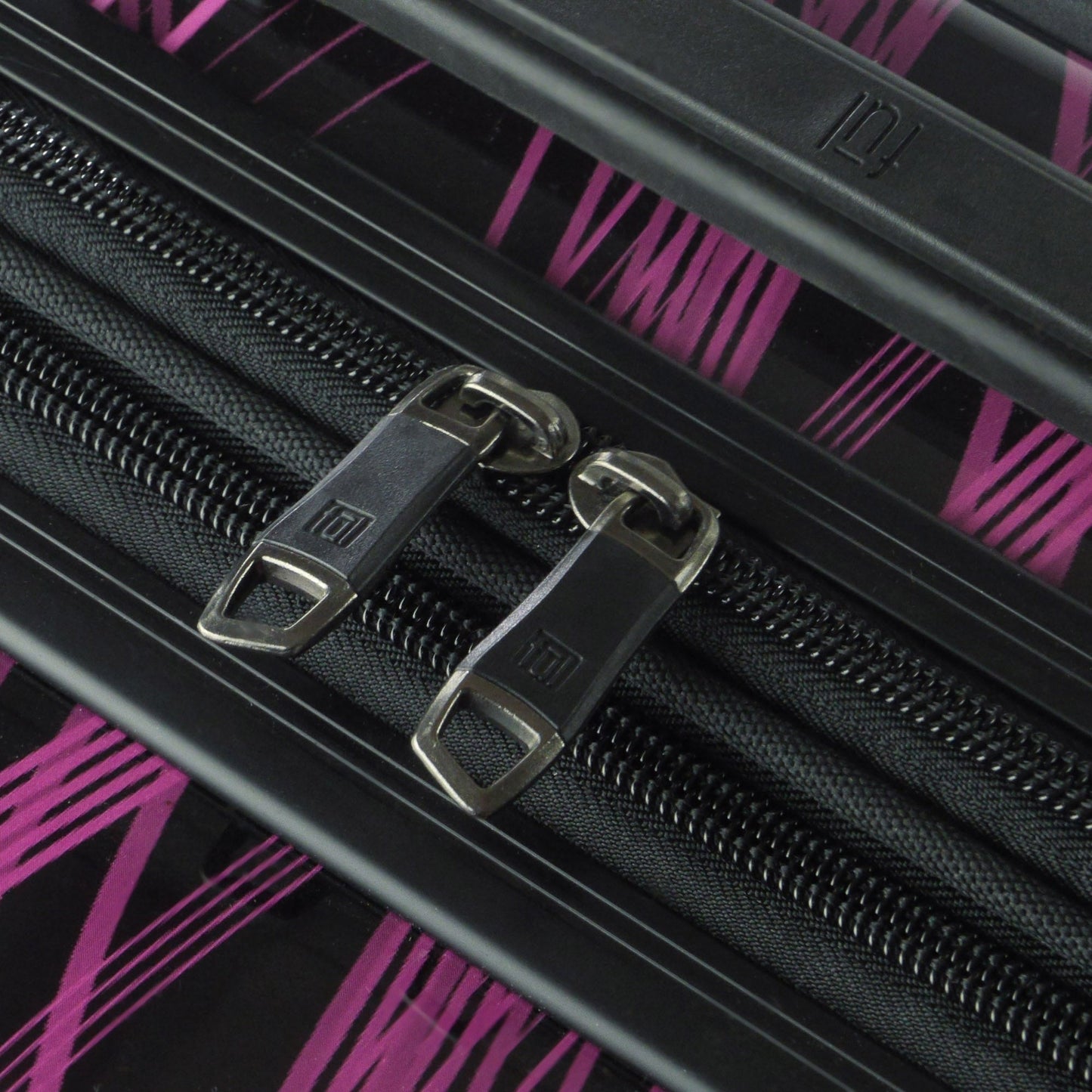 StrapStory - Suitcase 155