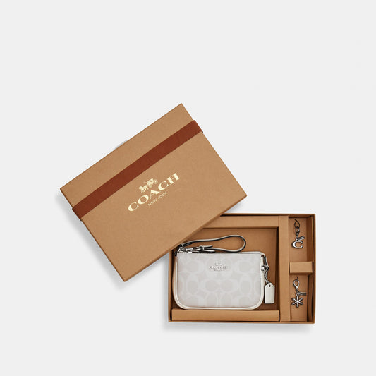 StrapStory - Wristlet 111