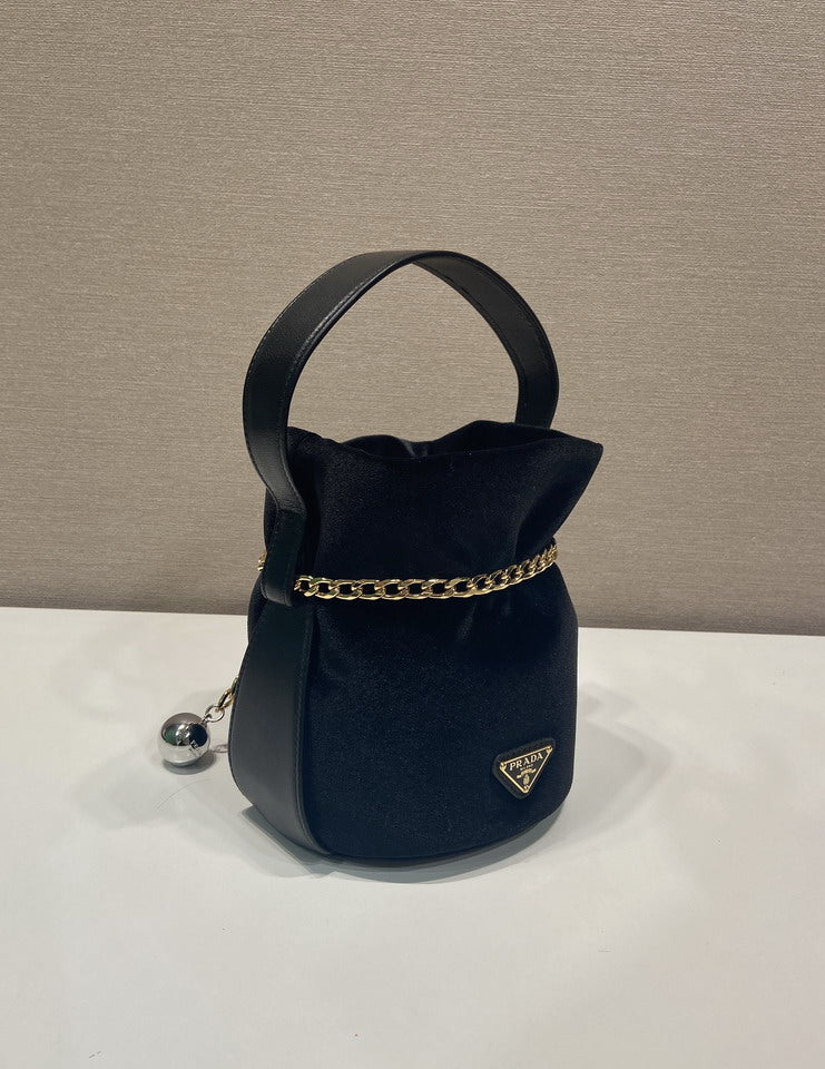 PRD-Bags - Strap Story - 1949