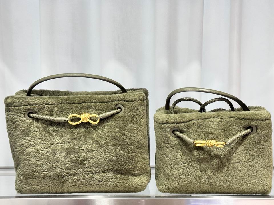 BTVA-Bags - Strap Story - 300